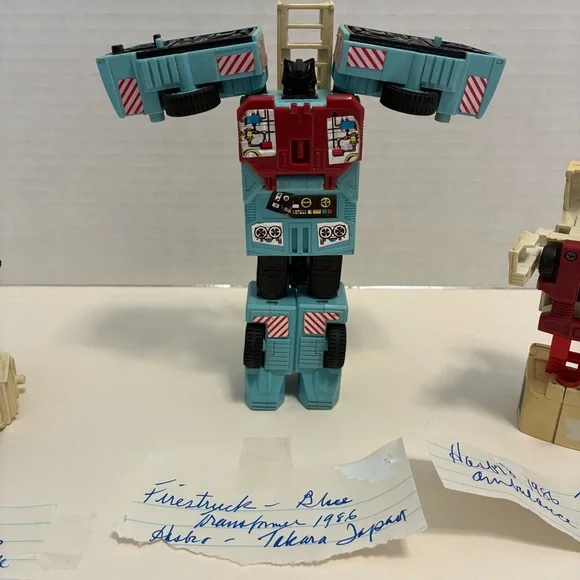 Transformers - 1986 Takara / Hasbro Vehicles - Fire truck, Motorcycle, Ambulance - Picture 8 of 9